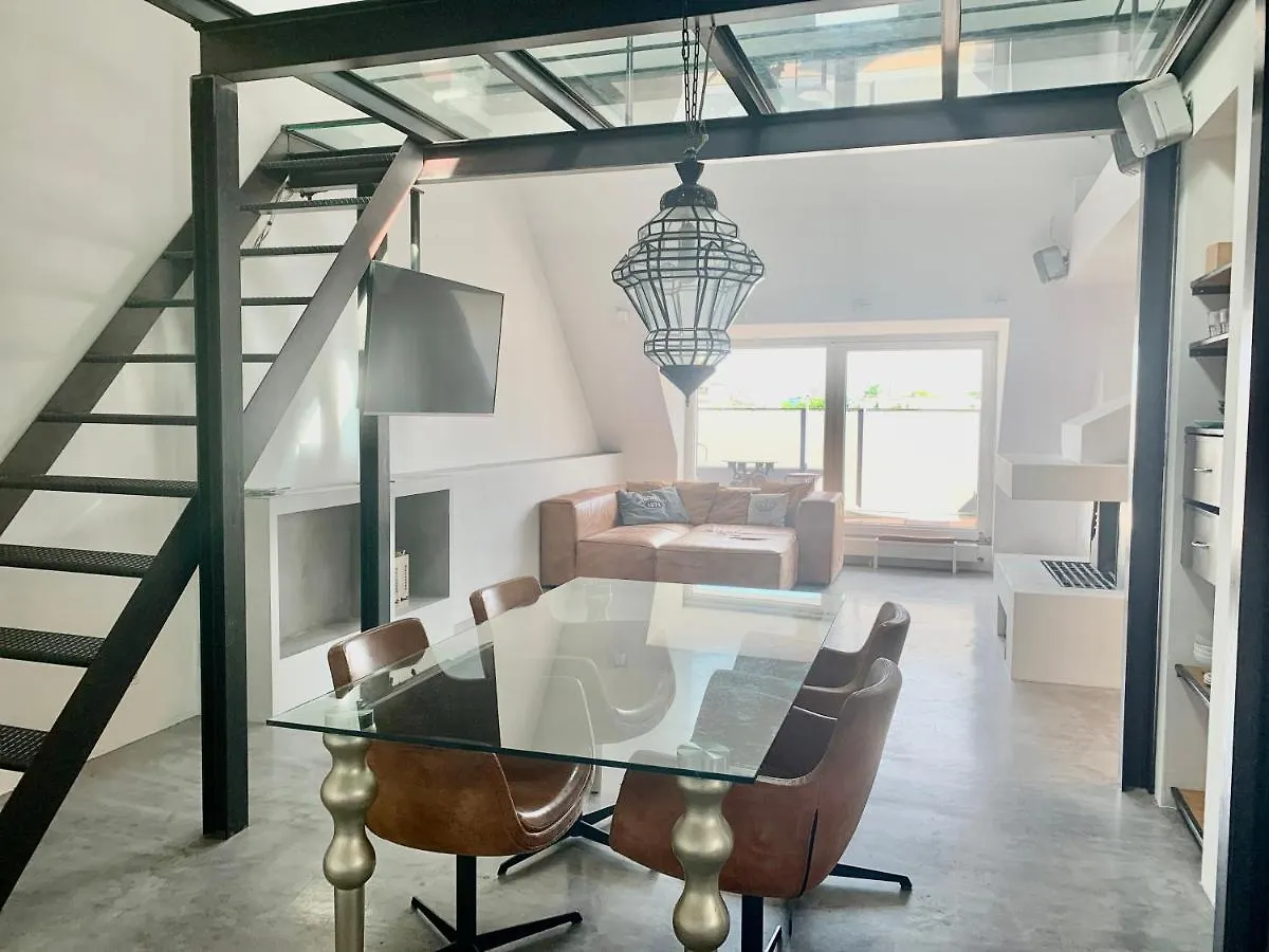 Schoene Dachgeschoss-Maisonette Wohnung Monaco di Baviera Appartamento