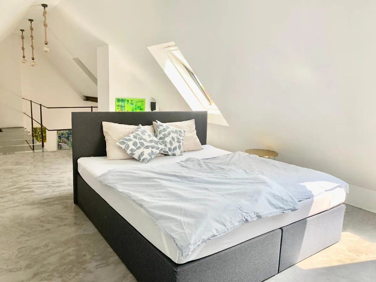 Appartamento Schoene Dachgeschoss-Maisonette Wohnung Monaco di Baviera