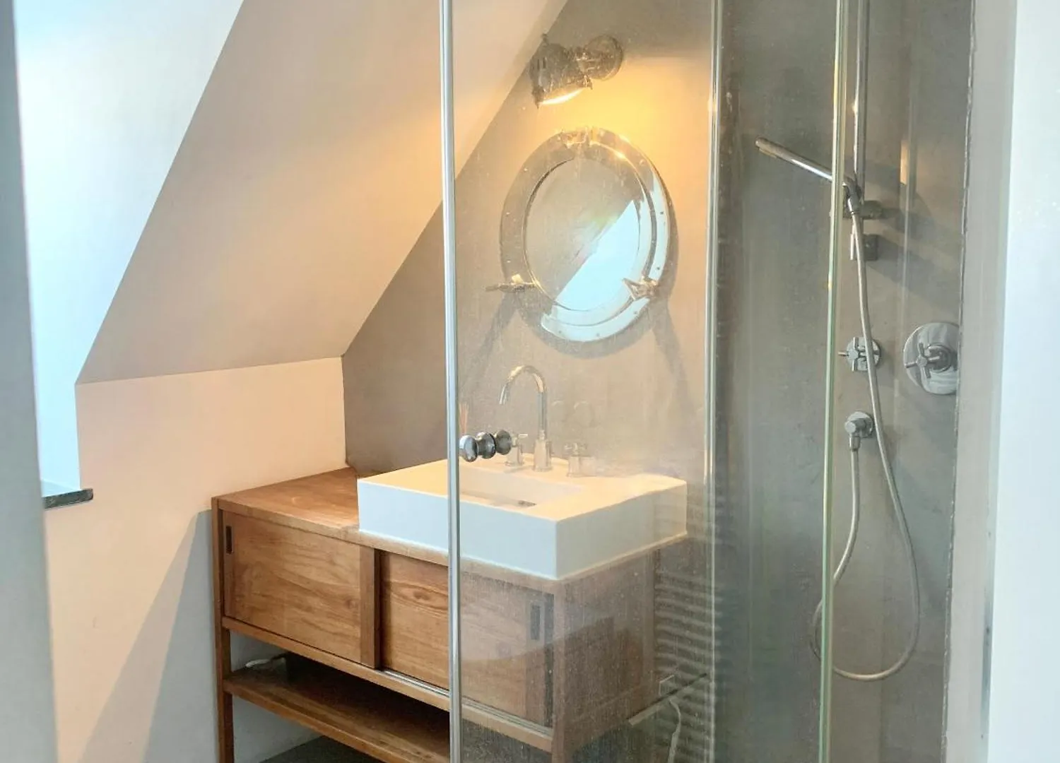 Appartamento Schoene Dachgeschoss-Maisonette Wohnung Monaco di Baviera